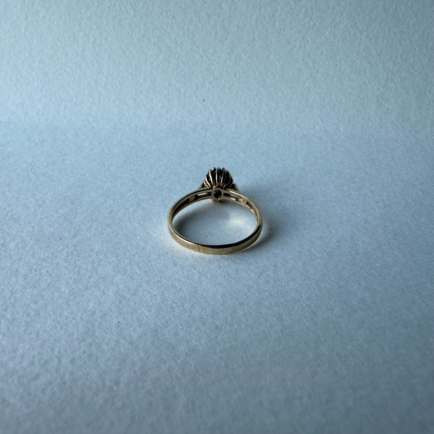 Sparkling 14k Gold Oval Diamond Cluster Ring Size 8.5