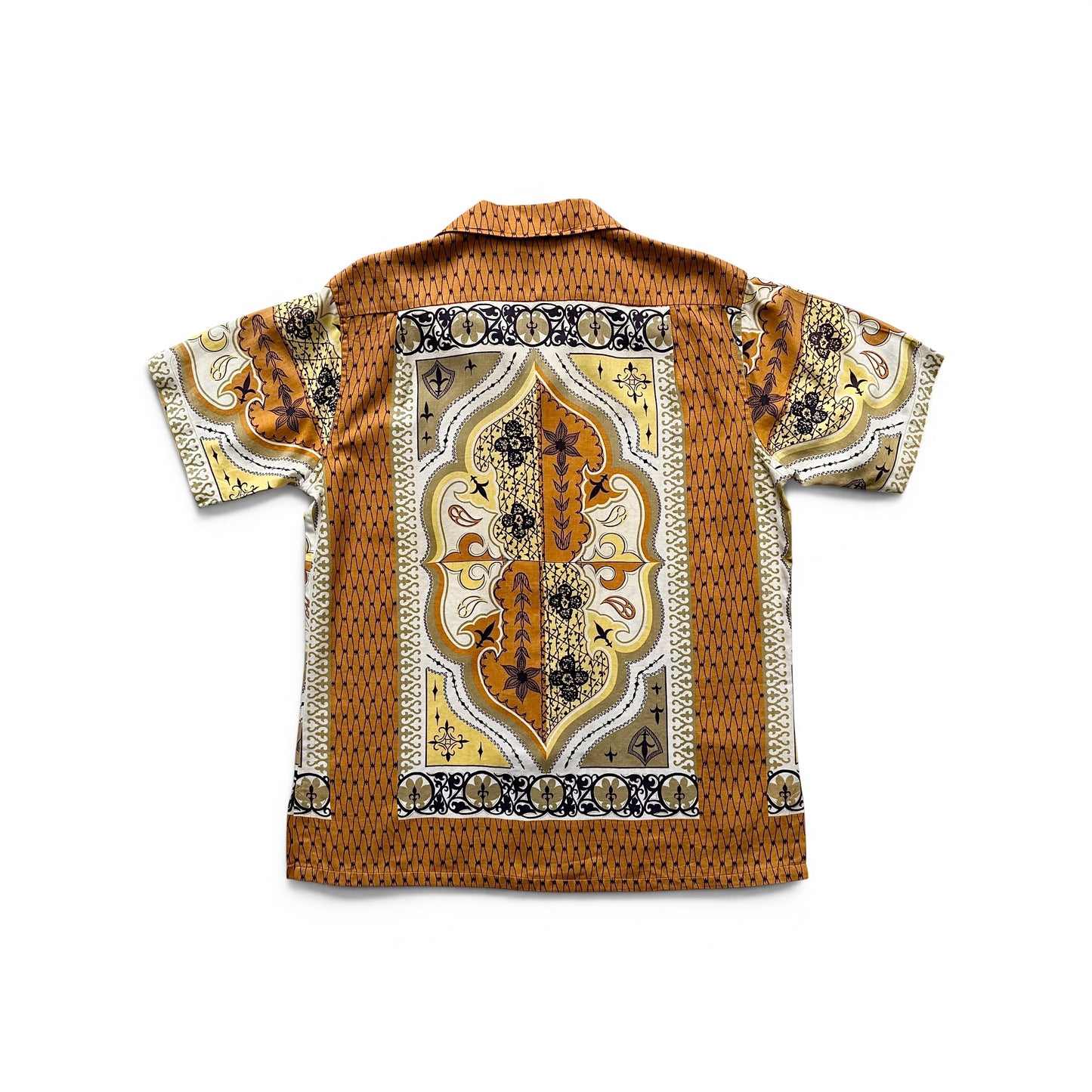 1950s Pilgrim (Sears) Rayon Border Print Sport Shirt Short-sleeve shirt with intricate pattern on a white background