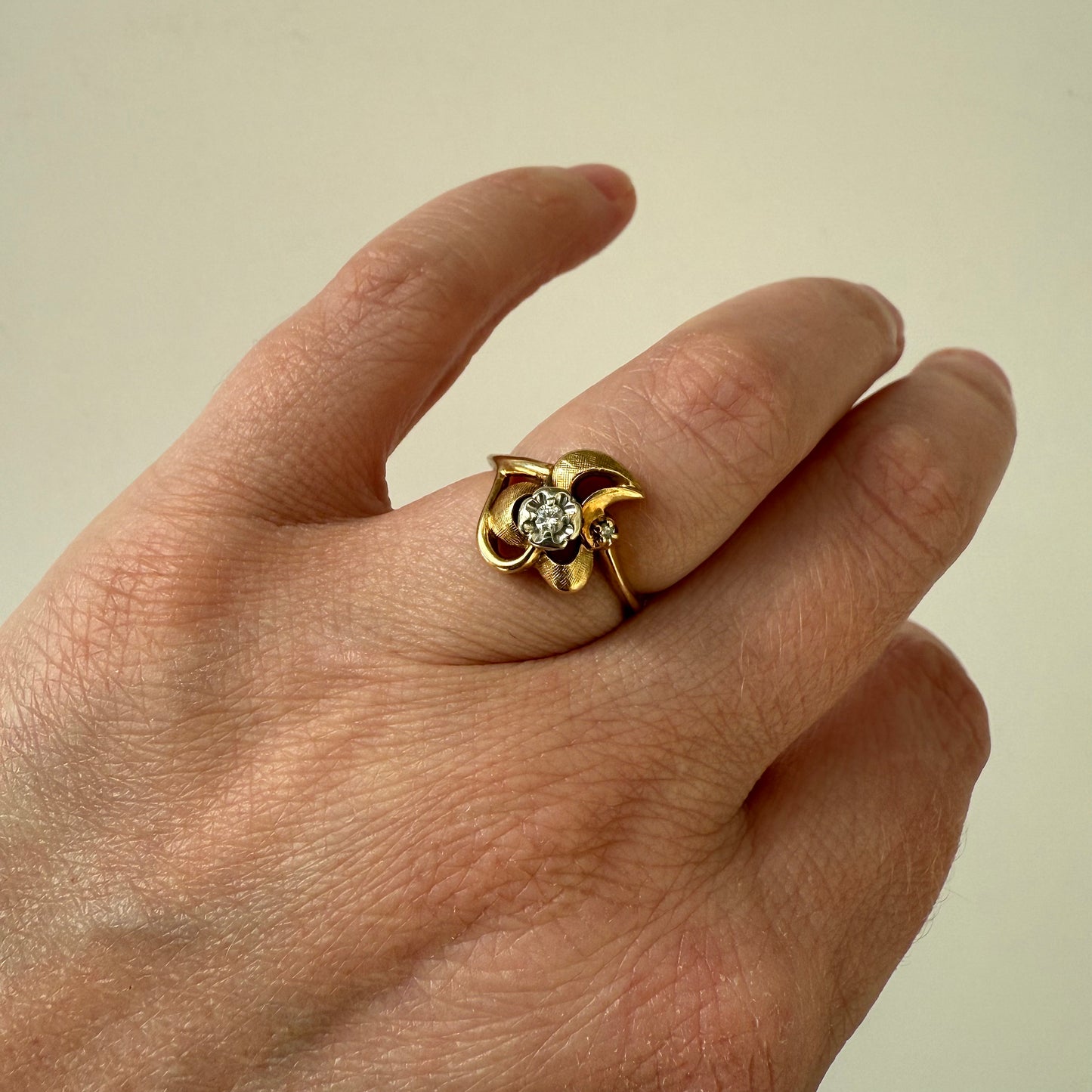 14k Yellow Gold Diamond Leaf Ring Size 5.75