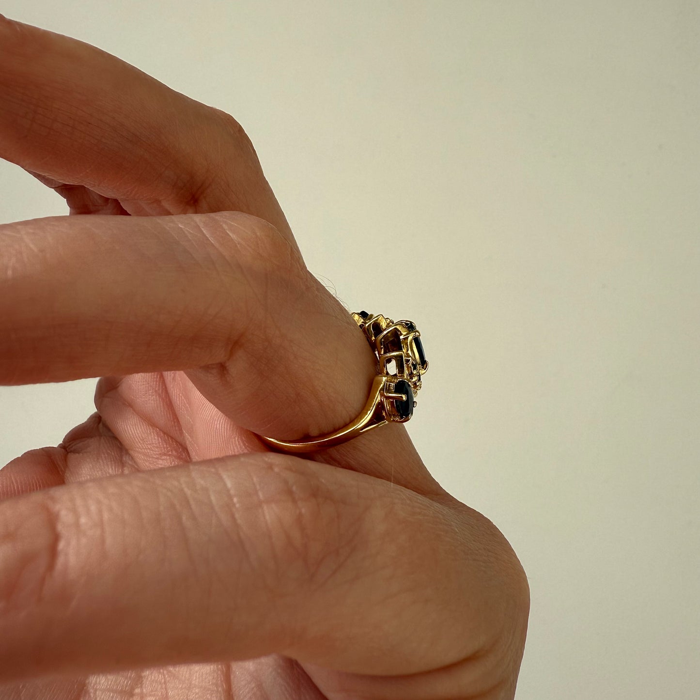 14k Plumb Gold Marquise Sapphire Ring Size 6.25
